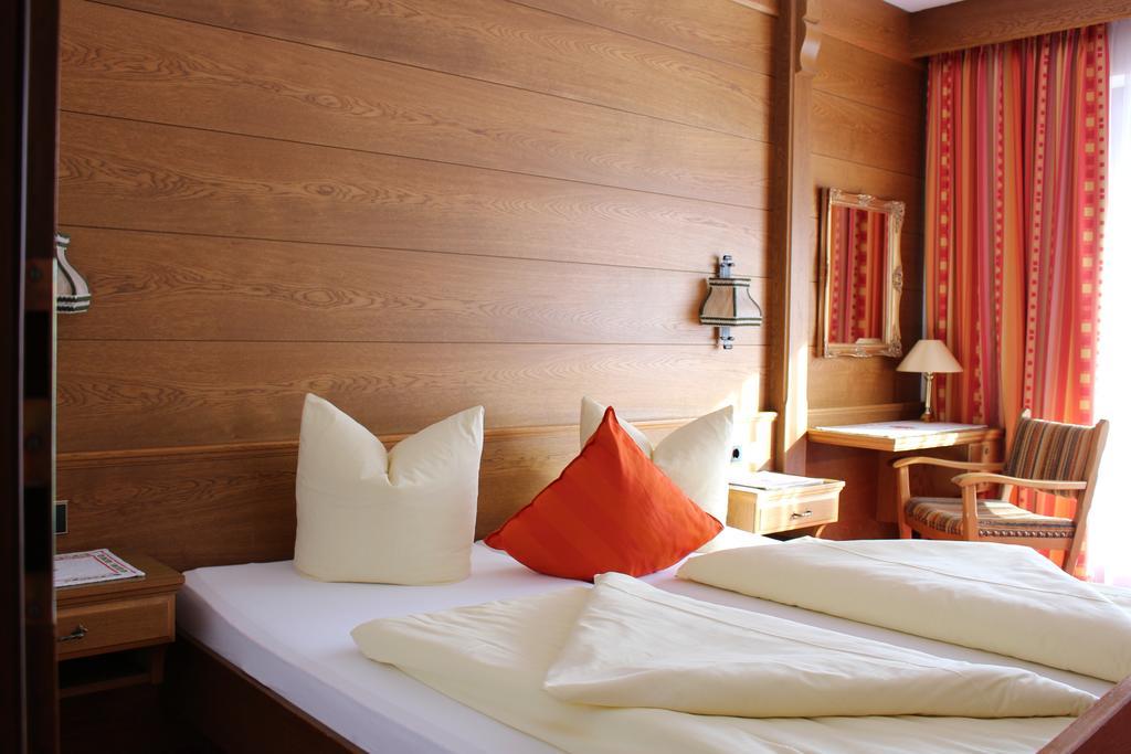 Alpenmotel Saeuling Pinswang Kültér fotó