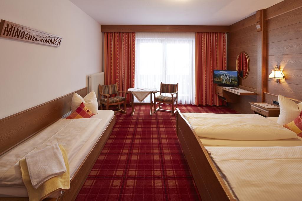 Alpenmotel Saeuling Pinswang Szoba fotó