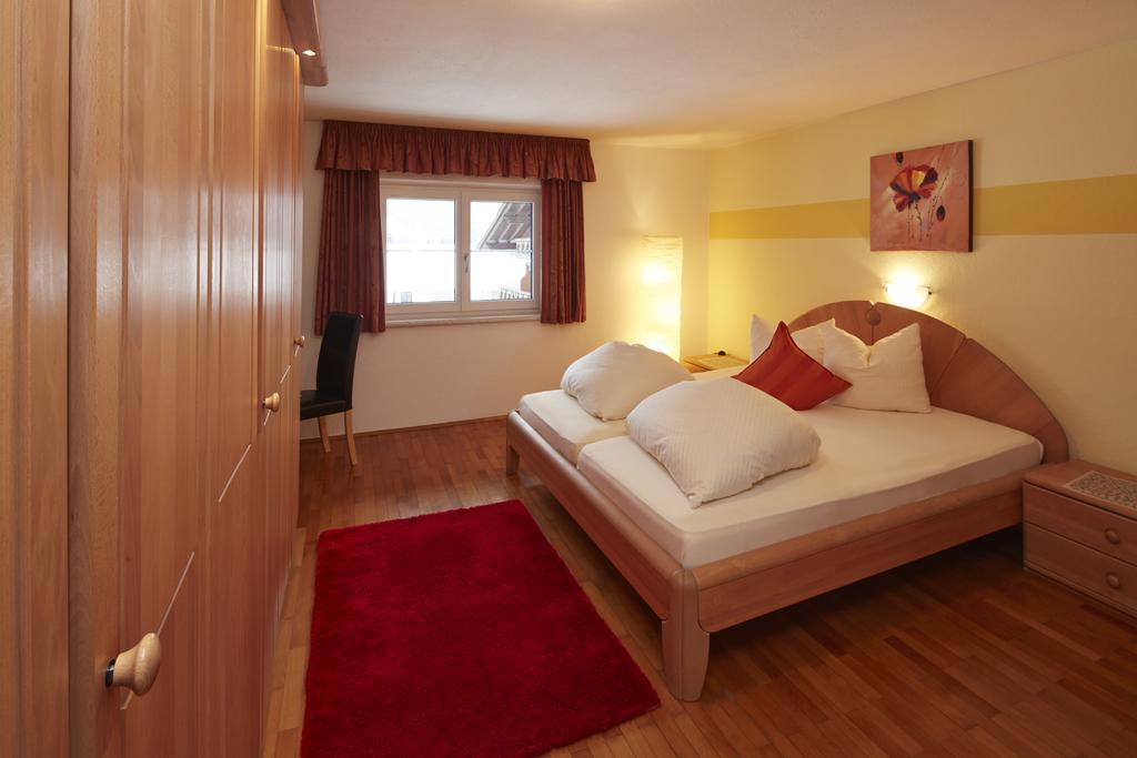 Alpenmotel Saeuling Pinswang Szoba fotó