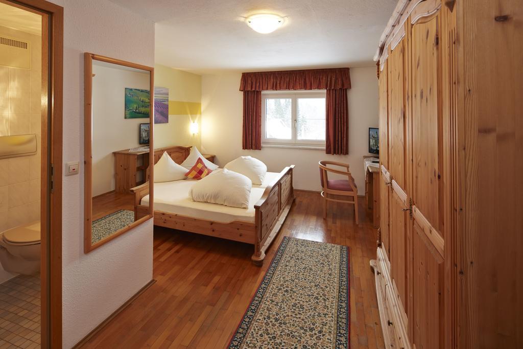 Alpenmotel Saeuling Pinswang Szoba fotó